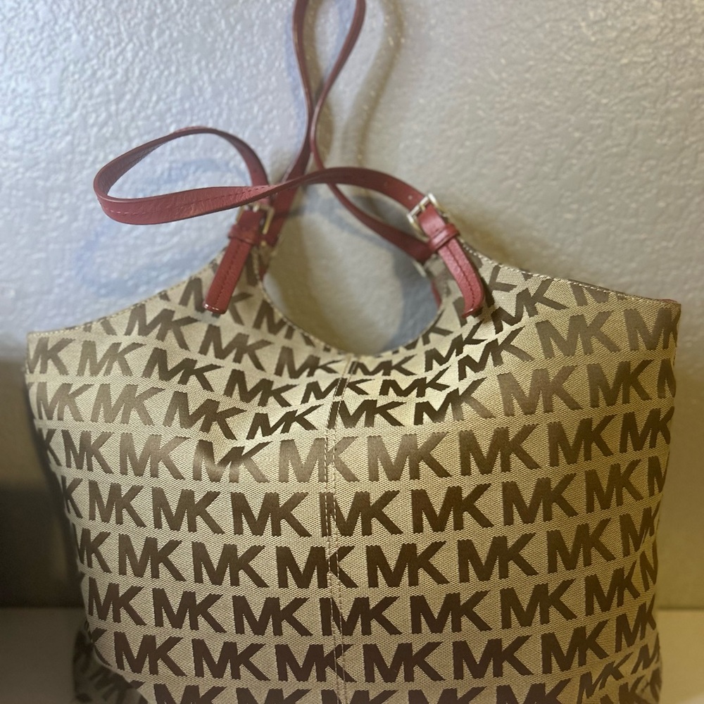 Michael Kors Tan and Pink Tote Bag - Picture 2 of 7